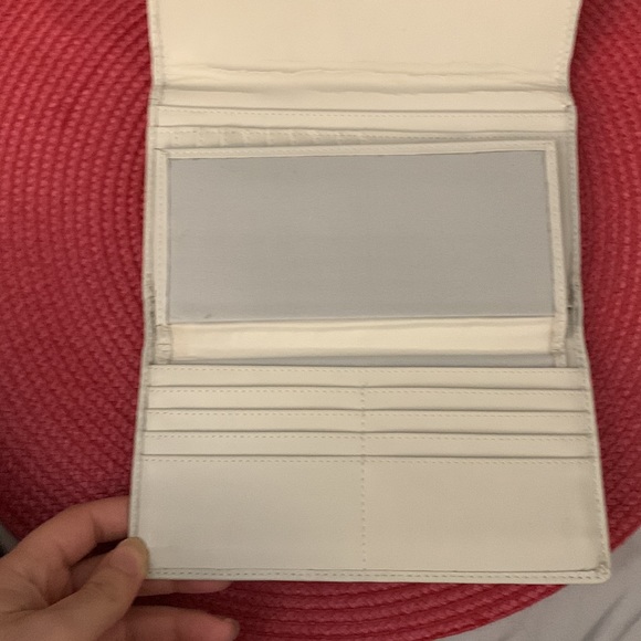 Off-White / Light Beige Genuine Leather Wallet - Picture 12 of 14